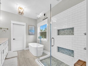 Maison, Plusieurs lits (Grande Pointe 142- LiveSea 30A) | Salle de bain