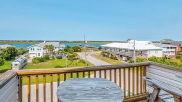 Studio (3 Bedrooms) | Outdoor dining