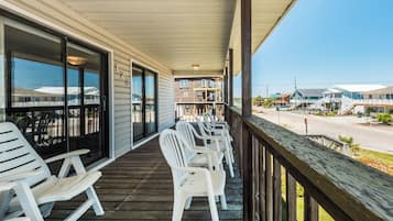 Studio (3 Bedrooms) | Property amenity