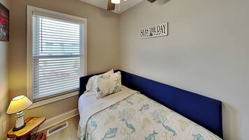 Studio (4 Bedrooms) | Property amenity