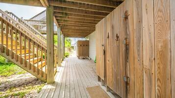 Studio (4 Bedrooms) | Property amenity