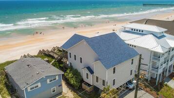 Studio (4 Bedrooms) | Beach