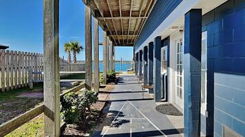 Studio (4 Bedrooms) | Property amenity