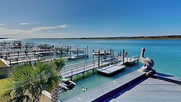 Studio (4 Bedrooms) | Property grounds