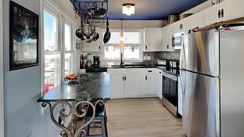 Studio (4 Bedrooms) | Property amenity