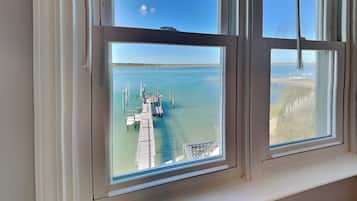 Studio (4 Bedrooms) | Tiện nghi, dịch vụ nơi lưu trú