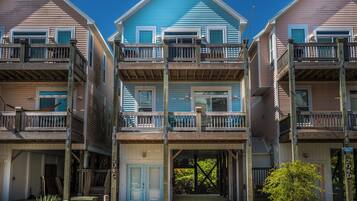 Studio (4 Bedrooms) | Front of property