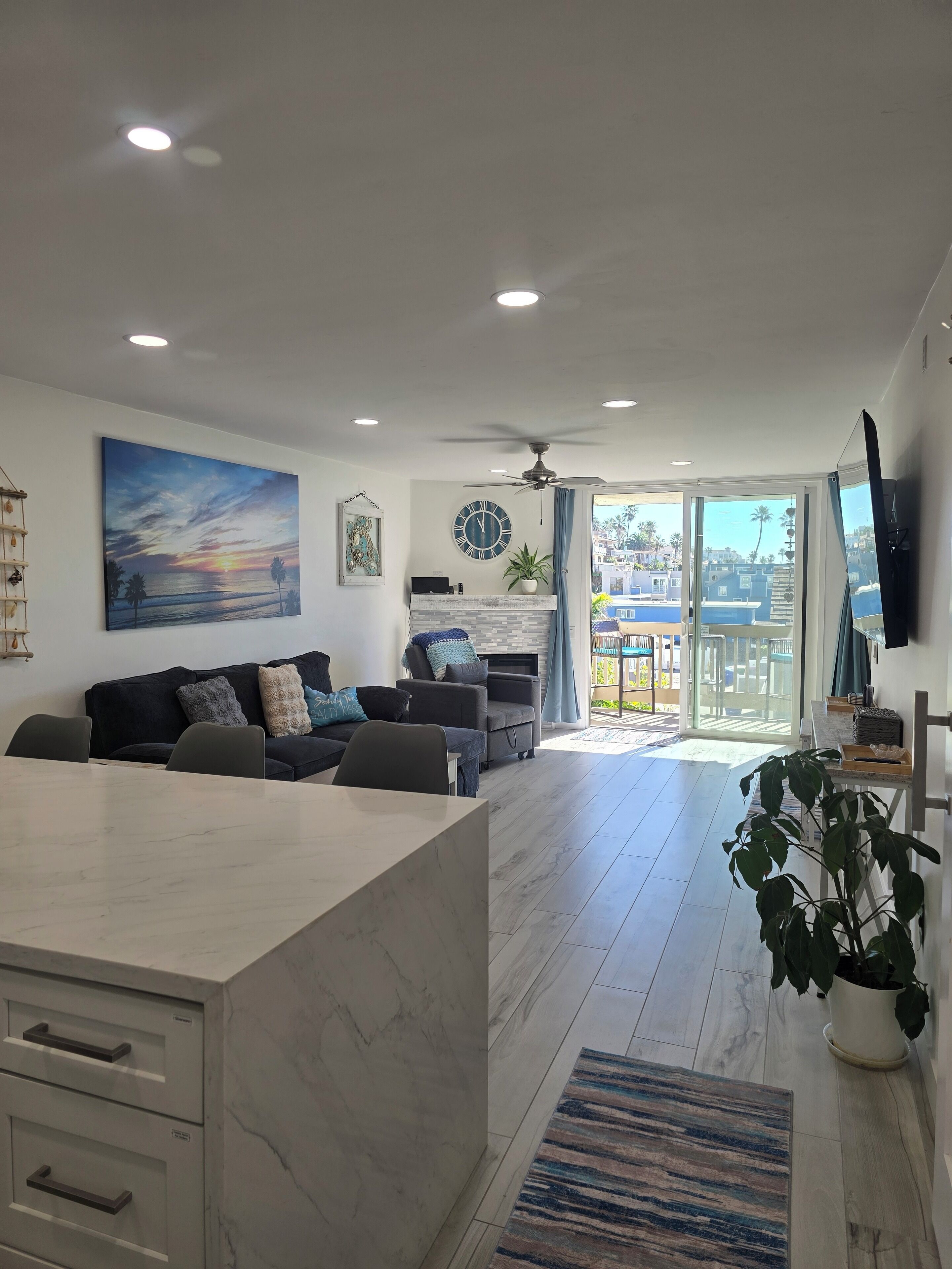 Smart TV, fireplace, table tennis, books