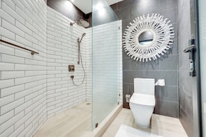 Condo, 2 Bedrooms, Accessible, Balcony | Bathroom