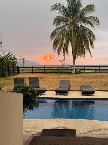 Beachfront2 bed 2 Bathportreroflamigo-marina