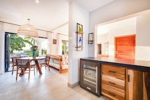 Condo, 2 Bedrooms, Accessible, Balcony | Dining room