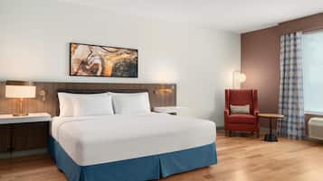 Deluxe Room, 1 King Bed, Accessible (Hearing) | Iron/ironing board, free WiFi