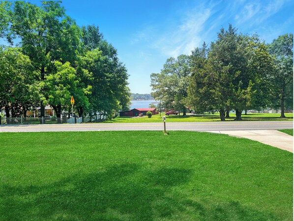 Miscellaneous - Modern Lakeview Escape in Hickory - Pet friendly (Hickory)