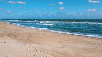 Studio (4 Bedrooms) | Property amenity