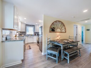 Studio (3 Bedrooms) | Property amenity