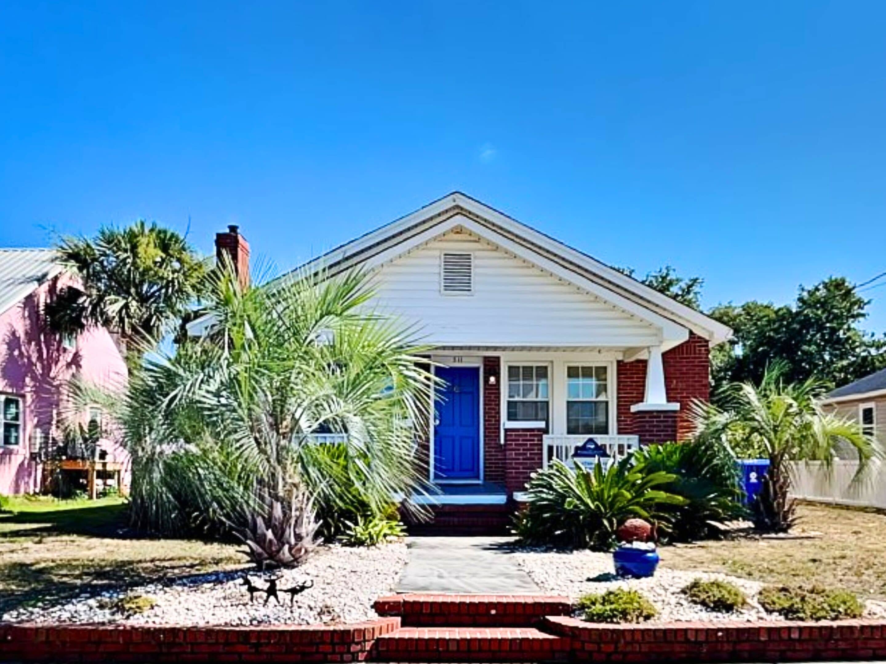 Studio (3 Bedrooms) | Front of property