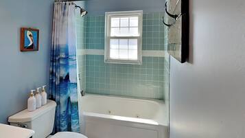 Studio (3 Bedrooms) | Property amenity