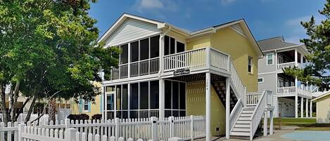 Studio (3 Bedrooms) | Exterior