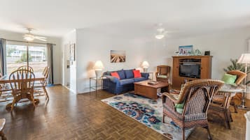 Studio (3 Bedrooms) | Property amenity