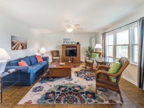 Studio (3 Bedrooms) | Property amenity