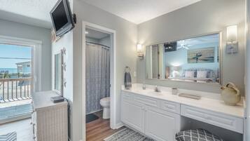 Studio (4 Bedrooms) | Property amenity