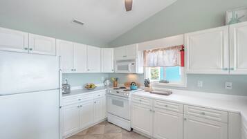 Studio (4 Bedrooms) | Property amenity