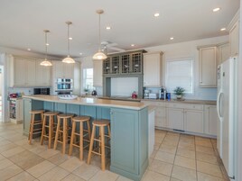 Studio (3 Bedrooms) | Property amenity