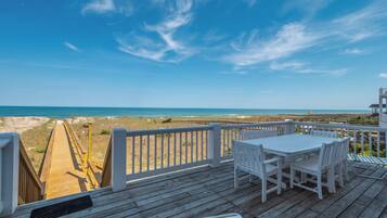 Studio (3 Bedrooms) | Front of property