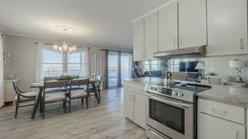 Studio (3 Bedrooms) | Property amenity