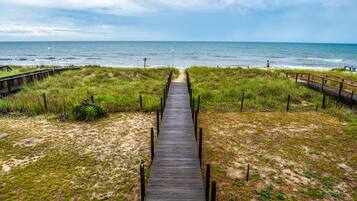 Studio (3 Bedrooms) | Front of property