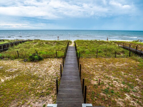 Summer Place by Carolina Retreats