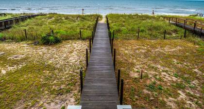 Summer Place by Carolina Retreats