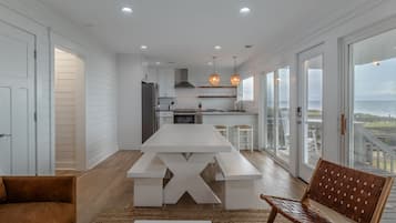 Studio (3 Bedrooms) | Property amenity