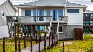 Studio (3 Bedrooms) | Property amenity