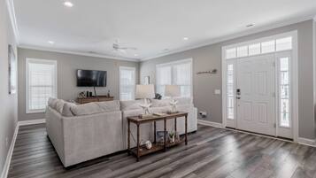 Studio (3 Bedrooms) | Fasilitas properti