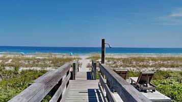 Studio (3 Bedrooms) | Fasilitas properti