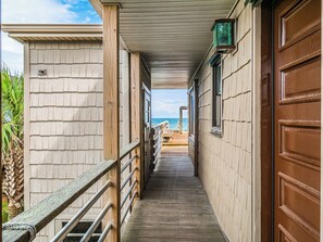 Studio (3 Bedrooms) | Property amenity