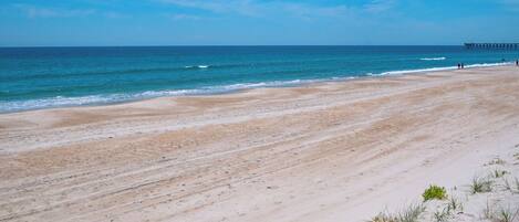 Studio (3 Bedrooms) | Property amenity