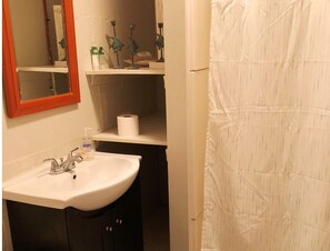 Studio (5 Bedrooms) | Property amenity