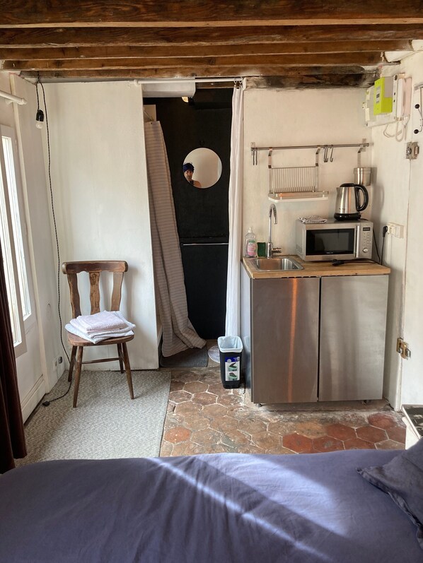 1 bedroom, WiFi, bed sheets