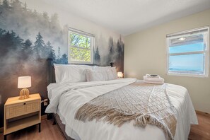 3 عدّة غرف نوم ومكواة/لوح كي وواي فاي وملاءات أسرّة