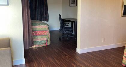 Cloud 9 Motel