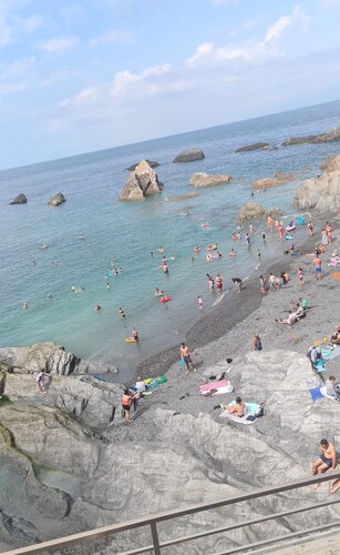 Torrs view apartment
200yrds from tunnel beach
200yrds from Torrs coastal path