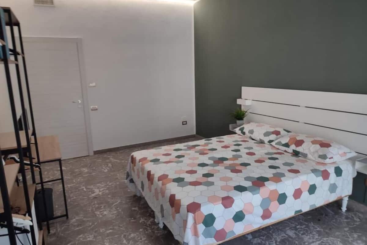 Quarto luxo | 1 quarto, cortinas blackout, quartos à prova de som