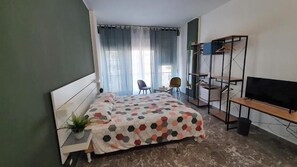 Blackout drapes, soundproofing, iron/ironing board, free WiFi - B&B De Matha House (Naples)