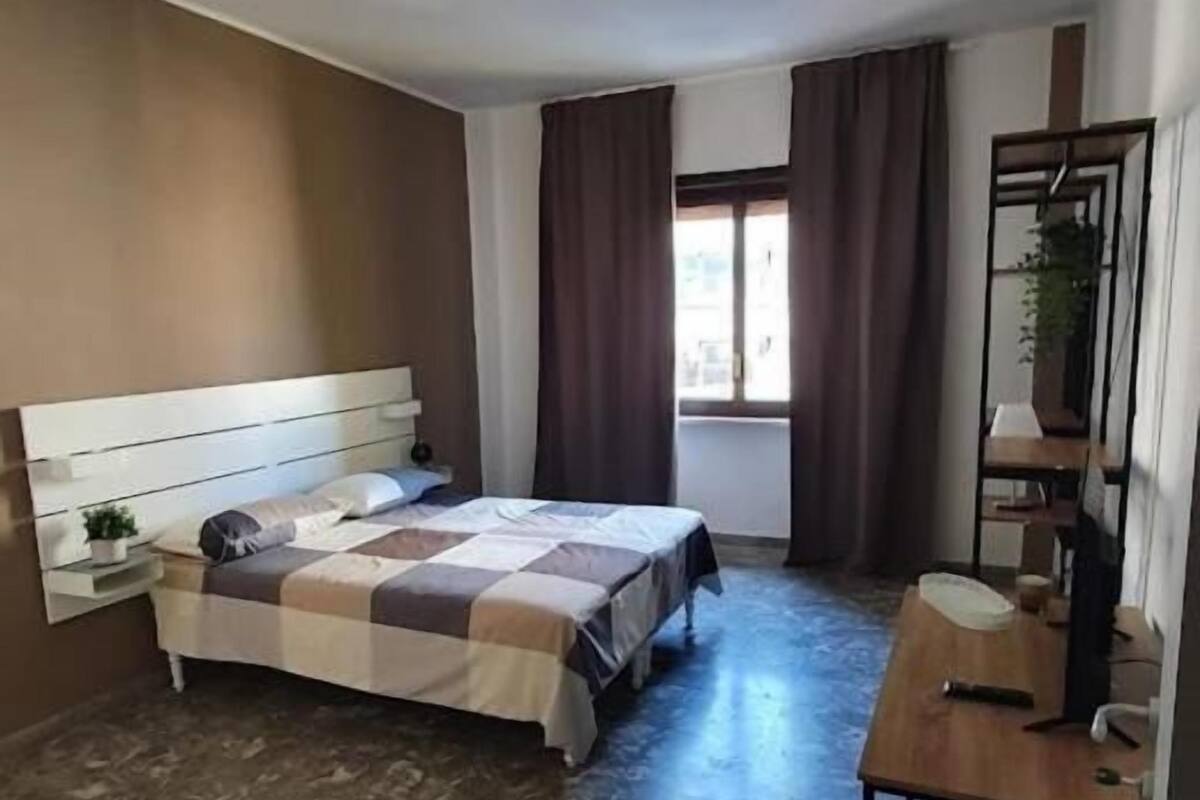 Deluxe Room | Blackout drapes, soundproofing, iron/ironing board (on request)