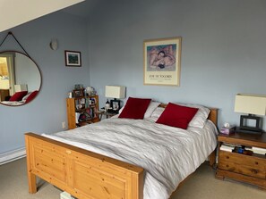 4 makuuhuonetta, silitysrauta/-lauta, Wi-Fi, vuodevaatteet