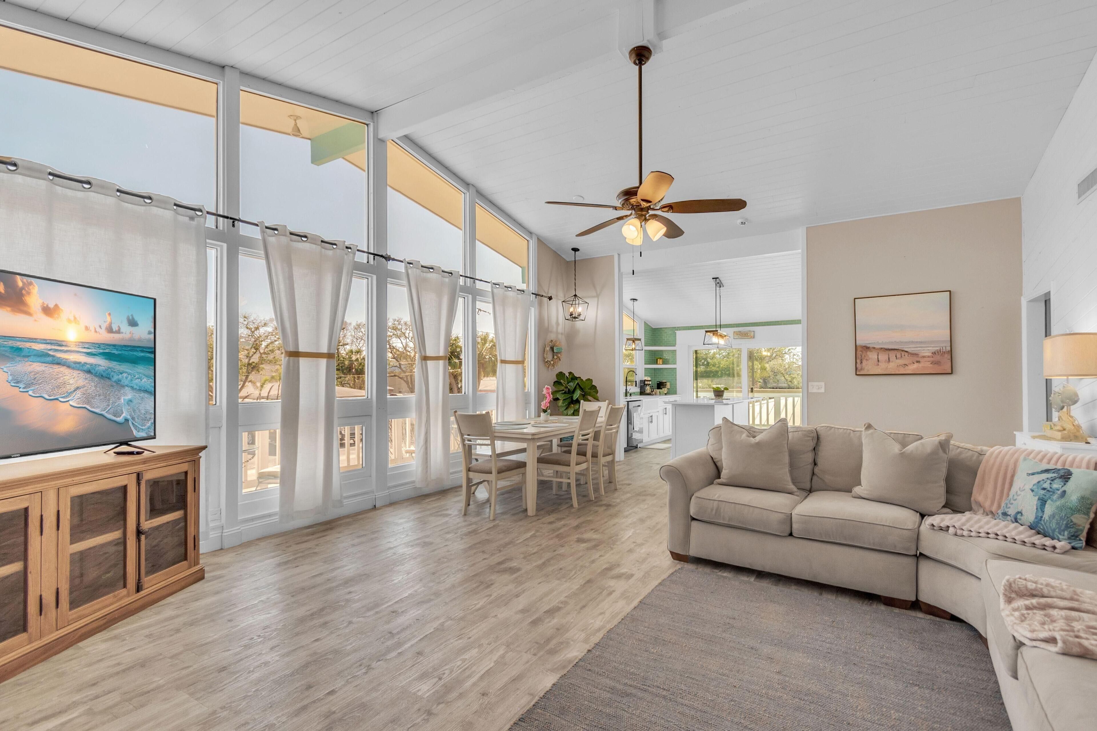 House, Multiple Beds (Bates Avenue House) | Living area