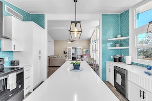 House, Multiple Beds (Bates Avenue House) | Private kitchen