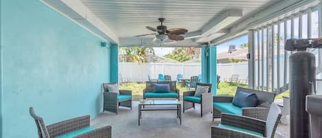 Ferienhaus, Mehrere Betten (Bates Avenue House) | Terrasse/Patio